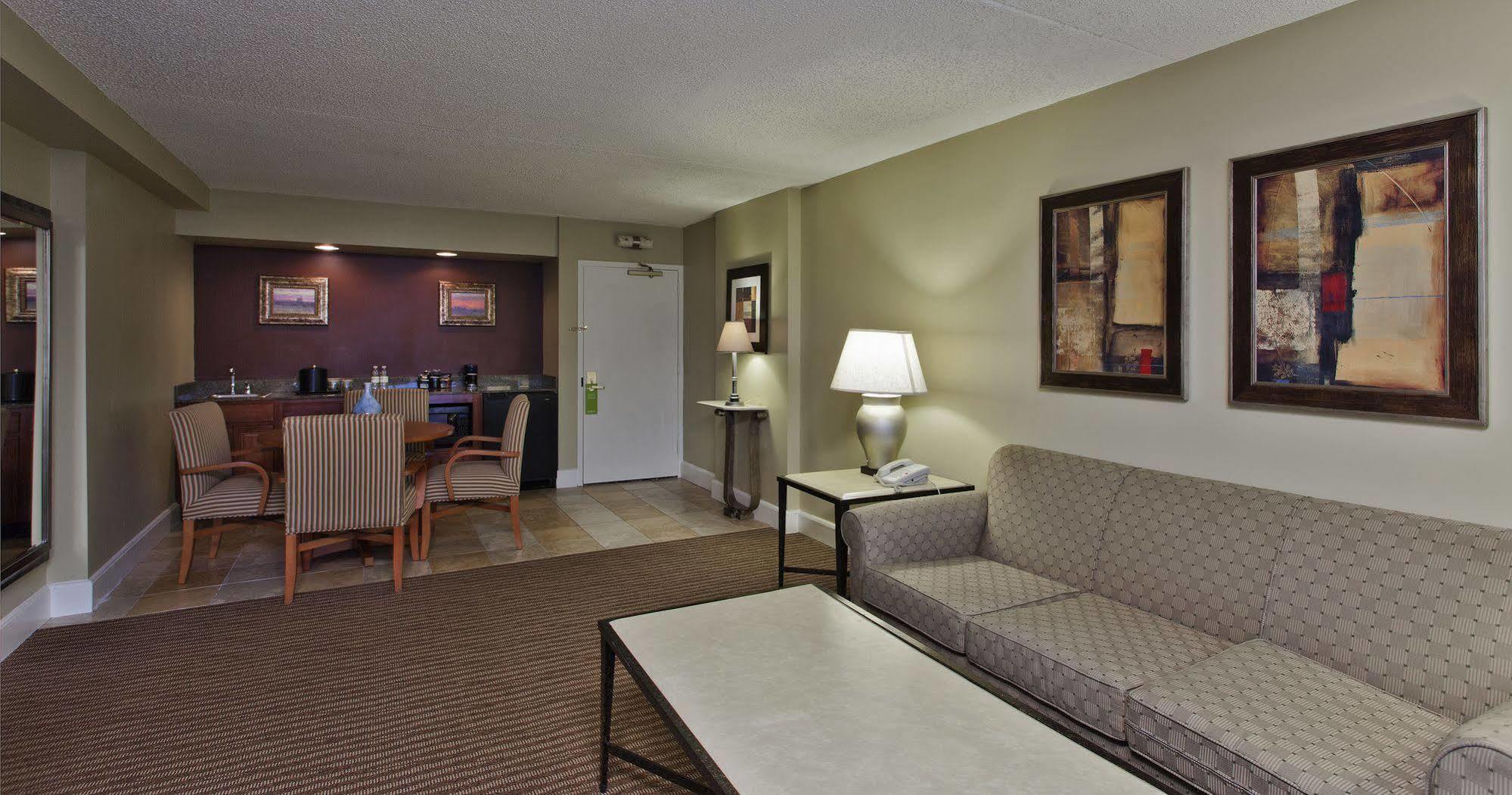 The Rockville Hotel, A Ramada By Wyndham Экстерьер фото